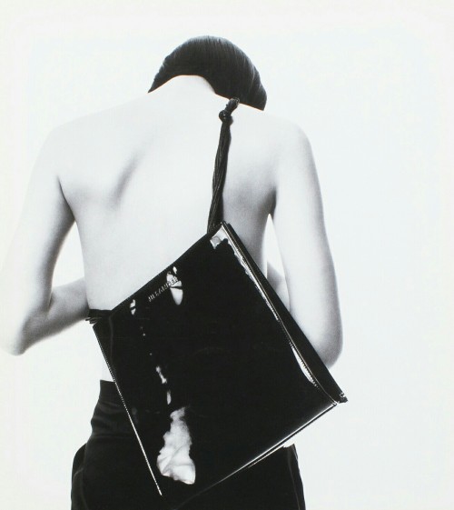 jinxproof:Shalom Harlow | Jil Sander S/S 1995ph. Craig McDean