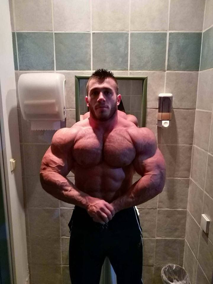 roidedmusclebullswithemptyposers:  wrestlehead: musclehotguys: Giwrgos Matrakos Giorgos