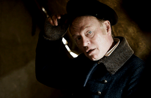 luojins:-there’ll be no melodramas here. just live men, or dead men.jared harris as francis crozier 