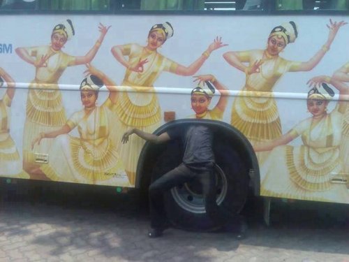 collegehumor:  Awesome Photo Op in India After this photo was taken, the bus pulled out. It got grizzly. 