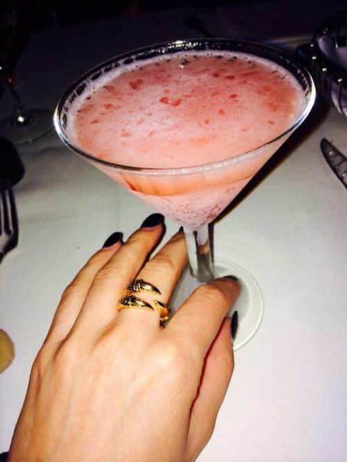 f-ckinclassy.tumblr.com