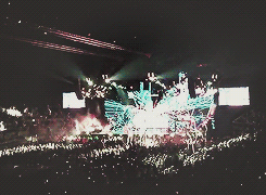 backsforyou-blog:  The stage during Kiss You 