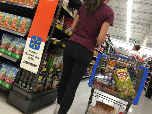 candidcreeper: Fergus Falls Walmart !!  Thanks for the submission!