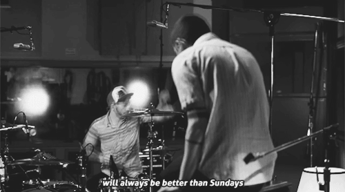 jopolniaczek:Twenty One Pilots performing Migraine in The Live Room, 2013