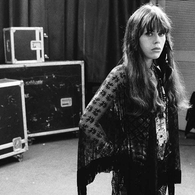 mazzystardust:  Fairuza Balk as Sapphire on set of Almost Famous (2000)