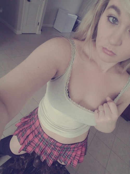 Porn thewhitneywisconsin:School girl is one of photos