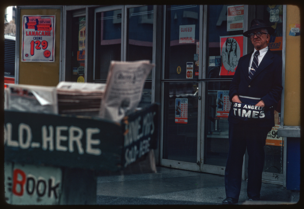 mudstonephoto:
“ the news guy that was ALWAYS at hollywood and vine 1979 hollywood CA- kodachrome matt sweeney mudstonephoto.com
”