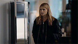 blinktumble:goodobservationshirley:Elise subtly letting Karl know she wants to leave.  Ya, Elise and