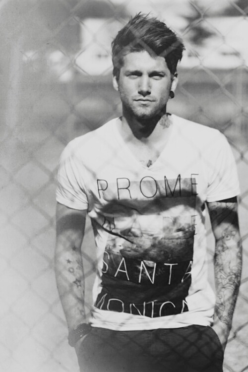 o-l-y-m-p-e: instagram: _hivernage