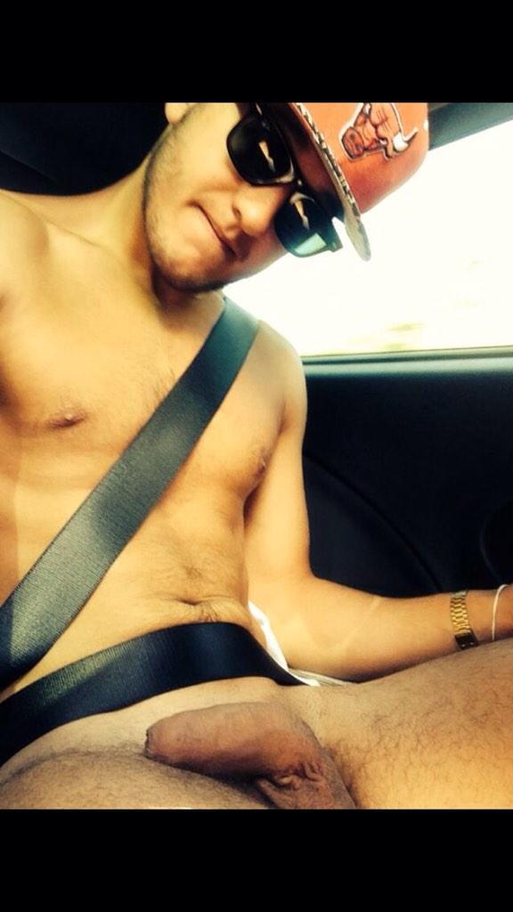 intostraightnakedguys:  Wade