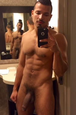 Hungdownunder:  For More Hot Guys, Follow Me At:http://Hungdownunder.tumblr.com/