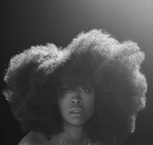 smoovetay: queen Badu.