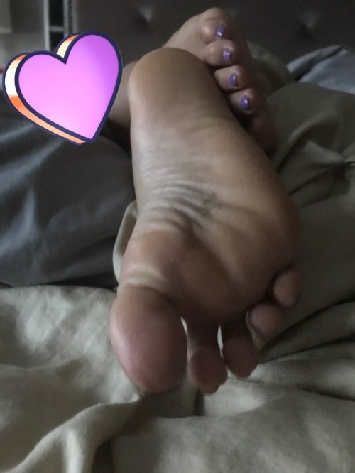 mybeautifulfeet2:Monday mornings ❤️