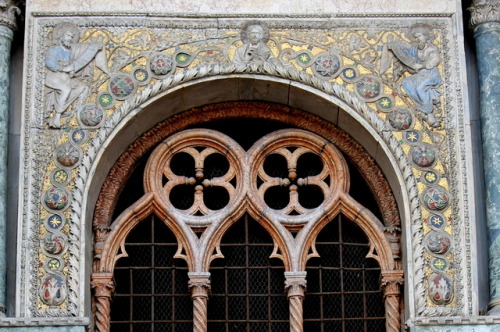 echiromani:Window with Christ and evangelists, St. Mark’s Basilica, Venice.