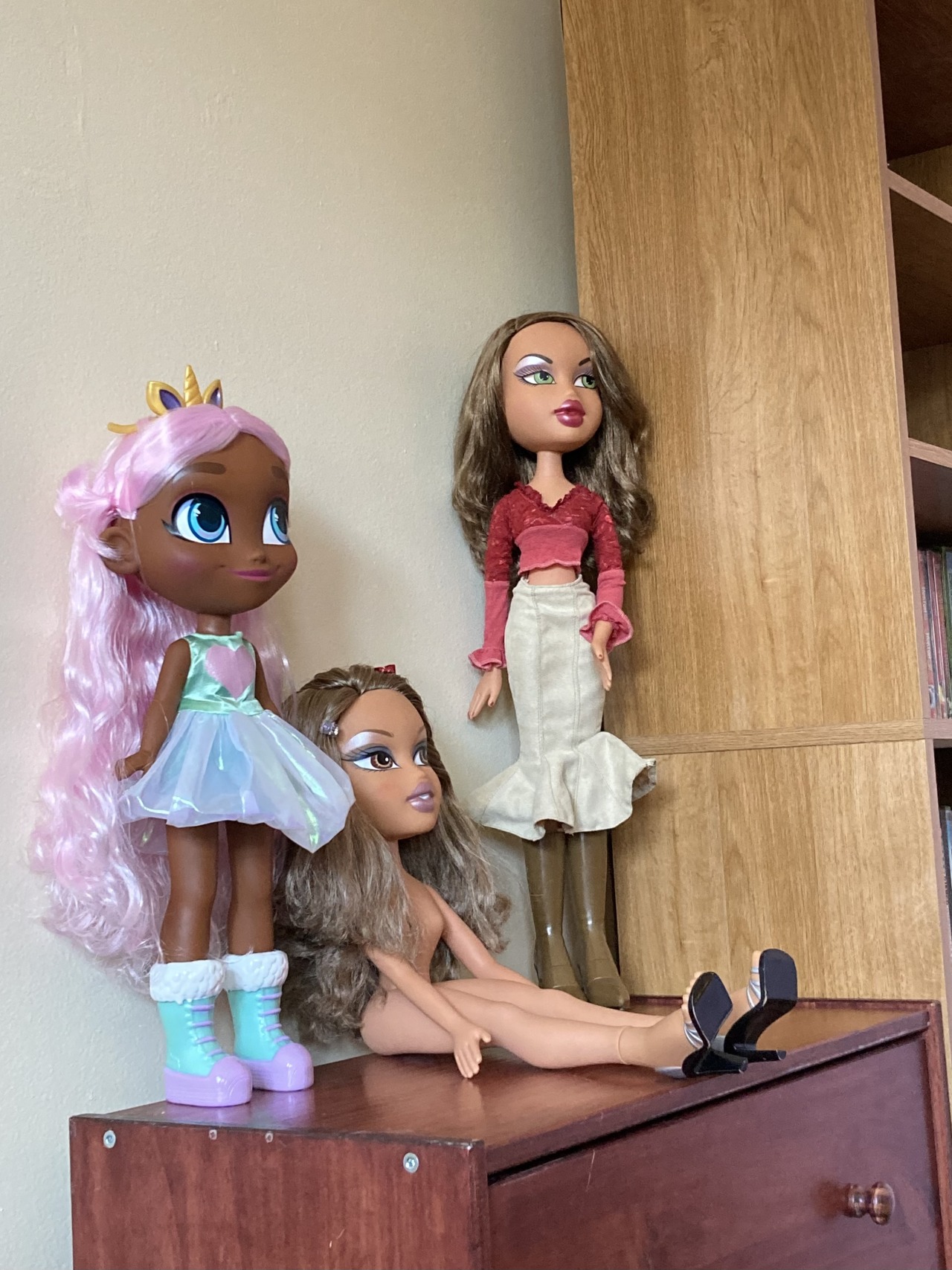 Does anyone know if krylon workable fixatif works for doll repaints on  bratz? : r/Dolls