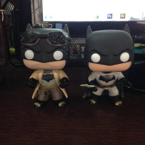 Two down, one to go. #batman #funkopop #batmanvsuperman (at Grupo 2.0 - Agencia Digital)