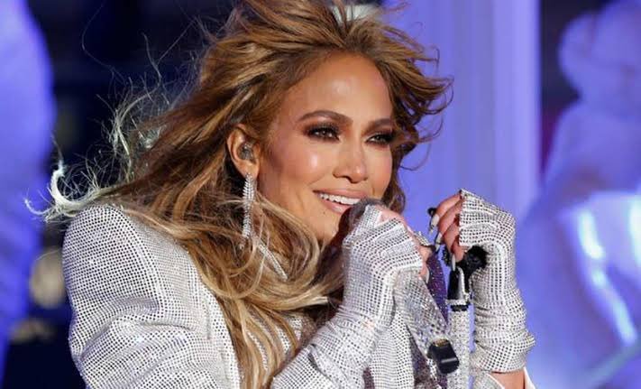 Jennifer Lopez, Başak...