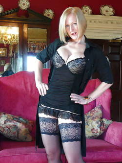 kirk-03-pretty-sensual-woman:   #stockings