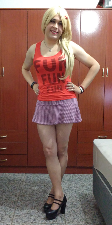 Julia Crossdressing