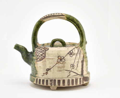 Oribe ware ewer, Japan, Edo Period 1615-1624, glazed stoneware