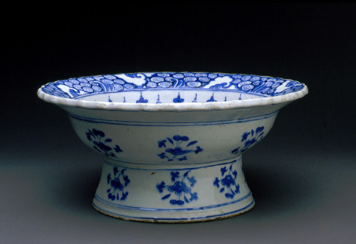 Footed Bowl (tazza), Ottoman period, 1281–1924, c.1570–90, Saint Louis Art Museum: Islamic Arthttps: