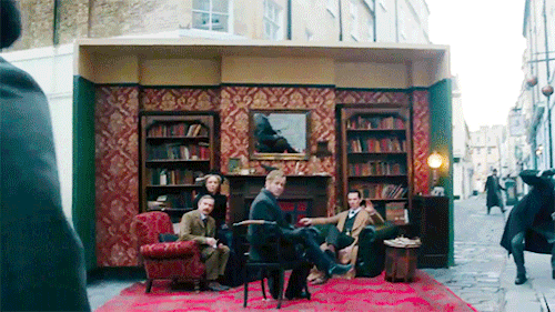 redvelvetcapaldi:A moment.They did the cinematographic thing!
