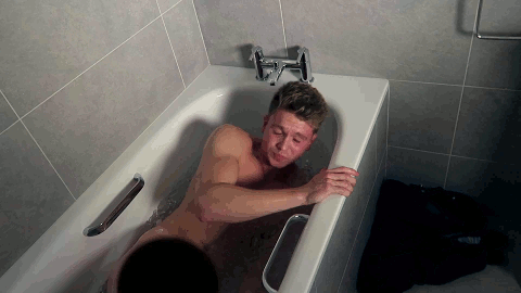 male-celebs-naked:  Joe Weller