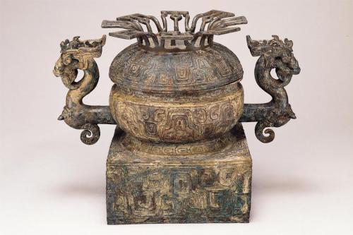 fuckyeahasianarthistory: The Shang Dynasty saw the rise of a number of styles and motifs. Vessels ha