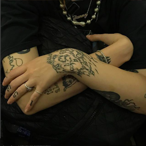 Sex lovingon:subwayhands + tattoos pictures