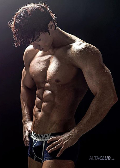 Sexy muscle men