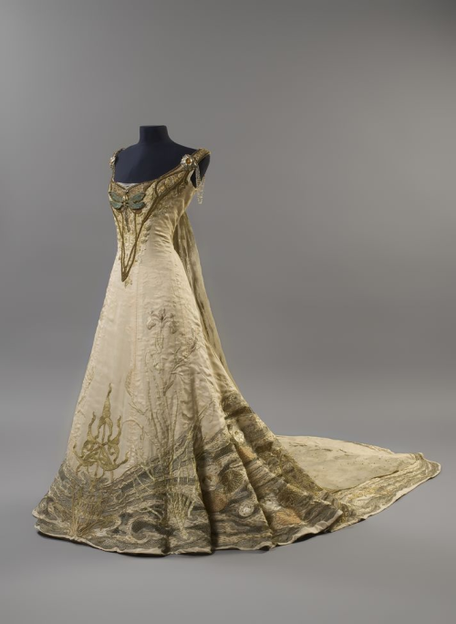 edwardian-time-machine: Evening dress “Riverside spring” -1900  Evening gown create