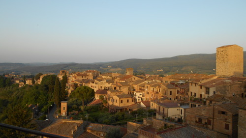 tepitome:  Day 23: San GimignanoI have plenty of photos from today :) It’s a cute little place. Got a chance to go to the highest tower this morning, and it had a stellar view (photos 3-6). Tuscany is really a beautiful place.Went to a few old churches,