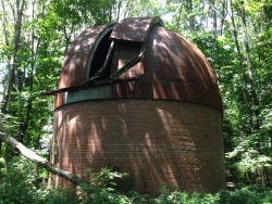 sagansense:  The Loneliness of the Long-Abandoned Space Observatory Space observatories are among some of the most magnificent buildings devoted entirely to science — because their windows look out on the universe. And their distinctive shape makes