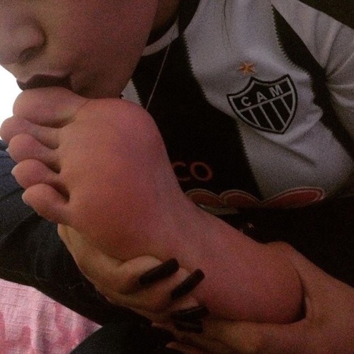 perfecttoesandsoles:  