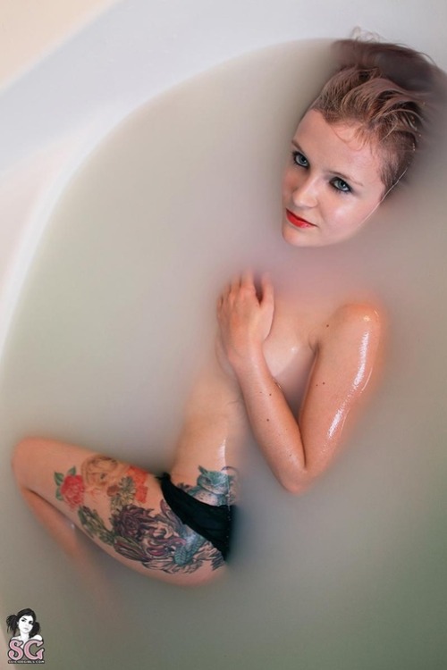 its-amika:  Lunar Suicide - WET (coming towards end of October) lunar.suicidegirls.com suicidegirls sg-babes suicidegirls-southafrica 