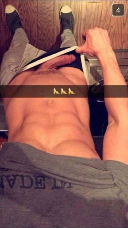 motdrobert2:   Follow me for Hot Guys, Str8 Kiks, Str8 Guy Snaps… Check out my str8 Snapchats here Check out my str8 Kik guys here Send me selfies   here, 