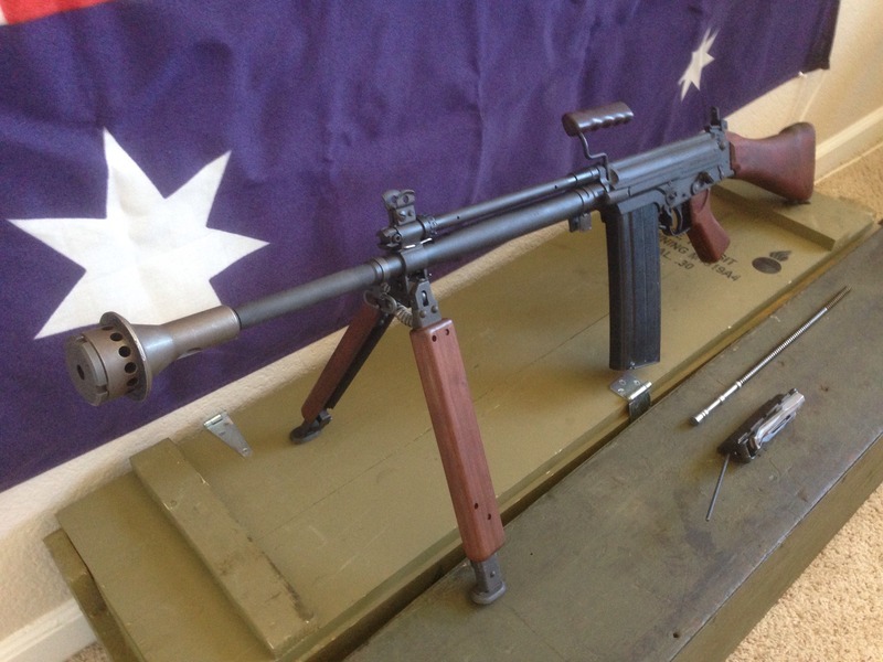 gunrunnerhell:  L2A1Another example of Australia’s heavy barreled FAL variant.