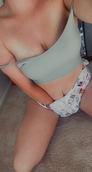 jerrbear0418:Daddy got me a new swim diaper for this summer! Couldn’t be more happier! And with a little fun!! 