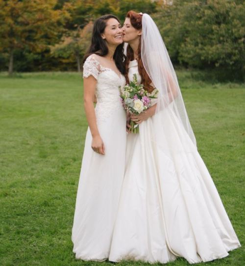 maikanto: beautiful-brides-weddings: Jessica and Claudia by Rachel Movitz Photo I was just watching 