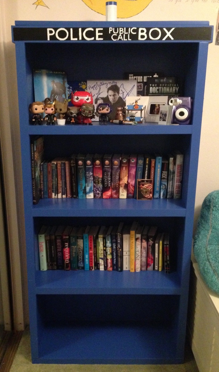 adventures-of-quote-girl:  Finally finished my doctorwho TARDIS bookcase and I couldn’t