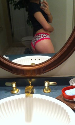 shooting-myself:  I just got dumped &amp; I feel like shit, here’s my ass.  How could anybody dump an ass that hot!!?!?!