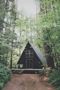 avenuesofinspiration:  Cabin Vibes | Photographer