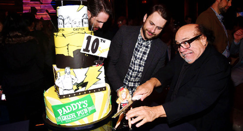 ilanawexler:  Danny DeVito, Charlie Day, Rob McElhenney, Kaitlin Olson, and Glenn Howerton at the premiere of It’s Always Sunny in Philadelphia. 