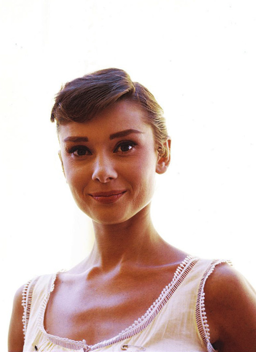 vintagegal:
“ Audrey Hepburn photographed by Milton Greene, 1955
”