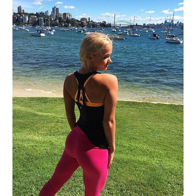 fitgymbabe:  Instagram: alice_cearns Great Pic! - Check out more of her pics: alice_cearns