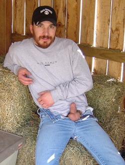 cwboytop:  cwboytopgay, cowboy, rednecks, truckers, boots, cigars, men!http://cwboytop.tumblr.com/