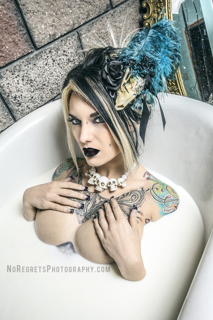 ilovetattoogirls:  Mischief Madness 