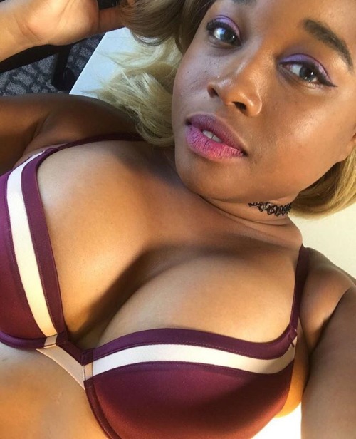 leahlovesyouxxx:Reblog if yuh wuld nut on myy 18 year old tits