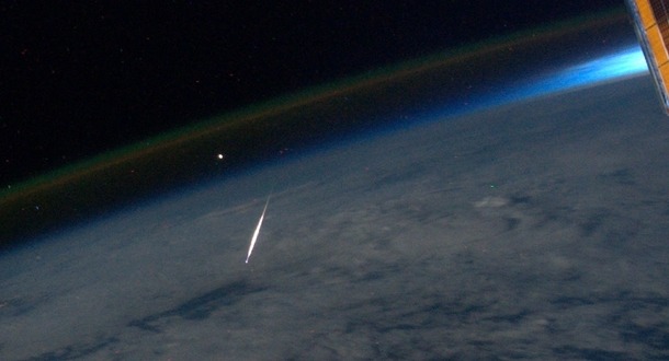 photorator:  What a falling star looks like from space