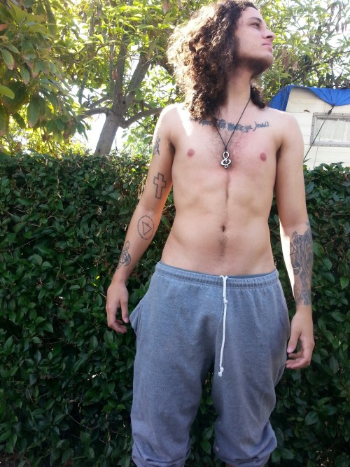 ...AND YET ANOTHER UNNECESSARY GAY NUDITY BLOG